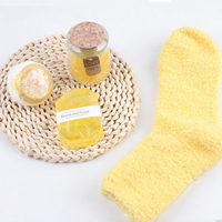 Kit Cadeau Tasse Isotherme 12 Oz, Bougie en Forme de Cœur, Savon, Chaussettes, Bombe de Bain pour Femmes et Filles