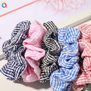 QIYUE उच्च ग्रेड धारीदार लोचदार बाल संबंधों कोरियाई कस्टम बड़े फैंसी बाल <span class=keywords><strong>Scrunchies</strong></span> - Product Image 4