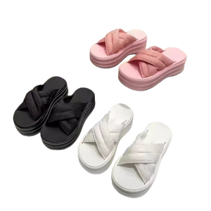 Sandales plates en cuir véritable pour femmes, style décontracté d'été, mode, haute qualité, design de créateur - Product Image 1