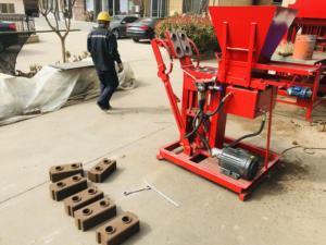 Máquina Manual para Fabricar Ladrillos Eco <span class=keywords><strong>Brava</strong></span> Plus Eco Interlock, Modelo Hby2-15 con Motor Diésel - Product Image 2