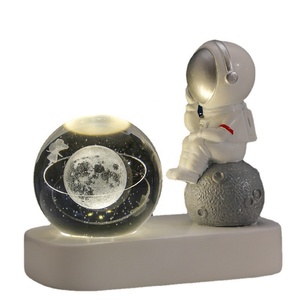 6Cm Thủy Tinh Năng Lượng Mặt Trời Hệ Thống Hành Tinh Pha Lê Hình Cầu Ánh Sáng Lamparas Galacticas USB <span class=keywords><strong>B</strong></span>ảng Ánh Sáng Ban Đêm Trang Trí Nội Thất Nhựa Phi Hành Gia Đèn - Product Image 6