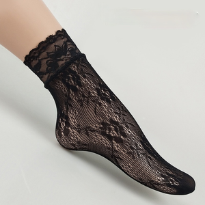 Calzini Corti Sexy <span class=keywords><strong>in</strong></span> Pizzo Nero per Donne e Ragazze, Morbidi Calzini alla Caviglia <span class=keywords><strong>in</strong></span> Pizzo, <span class=keywords><strong>Calze</strong></span> a <span class=keywords><strong>Rete</strong></span> - Product Image 2