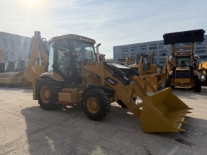 Chargeuse-pelleteuse CAT 420F neuve de 8,4 tonnes, godet 4-en-1, certifiée CE EPA, 0 heure de fonctionnement, garantie complète d'usine, en stock à vendre - Product Image 2