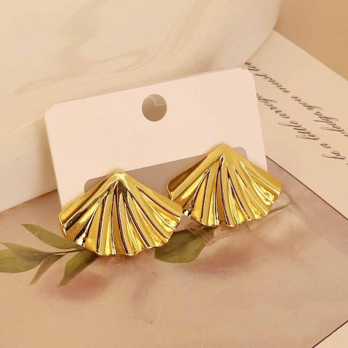 gold Ginkgo leaf