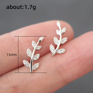 Orecchini a Perno a Forma di Foglia per Donne, Stile Naturale, Accessori per Orecchie da Indossare Quotidianamente, per Outfit Casual e Regalo - Product Image 4