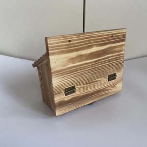 Nido de Pájaros de Madera Maciza con Doble Orificio 18x9.5x15cm, Montaje en Pared para Uso en Jardín Exterior - Product Image 4