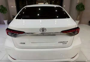<span class=keywords><strong>Toyota</strong></span> <span class=keywords><strong>Corolla</strong></span> 2022 1.2T S-CVT GL-i 1.2T 116 chevaux L4 Voiture compacte essence intérieur foncé Voiture d'occasion - Product Image 5