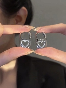 Boucles d'oreilles personnalisées en acier inoxydable poli miroir, style créoles faciles à enfiler, bijoux de mode, vente chaude - Product Image 4