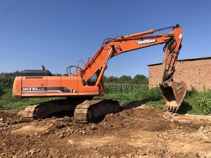 Excavatrice sur chenilles d'occasion DOOSAN DH370LC, également disponible en modèles DH300, DX300, DX340, DH370 – Grande taille, machine de terrassement d'occasion en stock à vendre - Product Image 6
