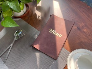 Porta Menu in Similpelle con Elastico, Design Semplice Dorato, Facile da Sostituire, <span class=keywords><strong>per</strong></span> Ristoranti e Bar Occidentali - Product Image 1