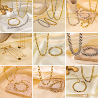 Ensemble Collier et Bracelet en Acier Inoxydable Plaqué Or Véritable 18 Carats Étanche et Inaltérable, Tendance