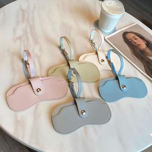 Étui à lunettes en cuir simple, forme irrégulière, portable, résistant aux rayures, pour lunettes de soleil et de vue, été 2024 - Product Image 1