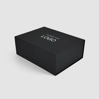 Boîte cadeau magnétique de luxe avec lamination UV brillante/mate, logo personnalisé, emballage rigide pliable pour marque de vêtements et cadeaux haut de gamme