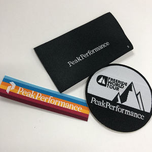 ป้ายผ้าทอสีแดงเข้ม,ป้ายเสื้อผ้าแฟชั่นดีไซน์ทันสมัยมีหลายสี - Product Image 1