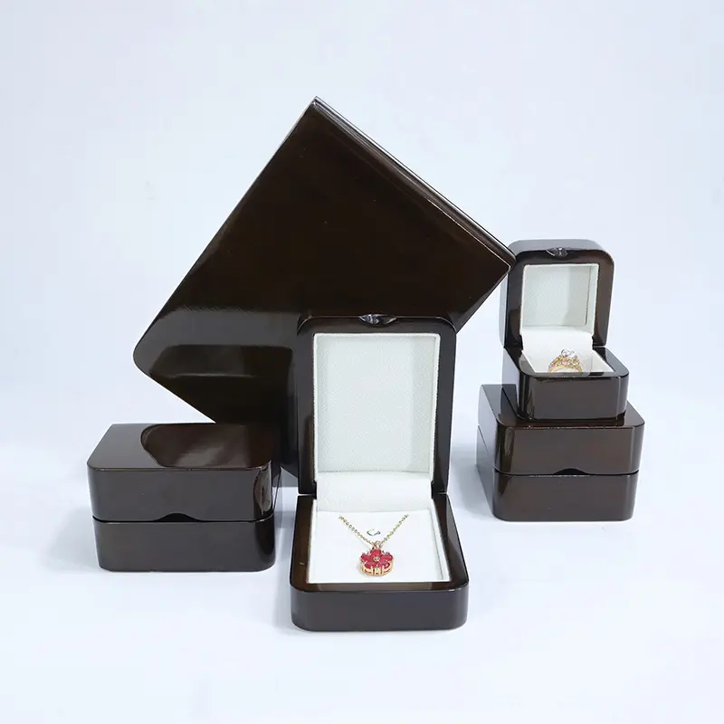 Высококачественная оптовая продажа, новый дизайн, коричневая деревянная коробка для упаковки ювелирных изделий, набор витринных коробок