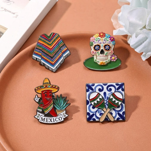 Pin <span class=keywords><strong>de</strong></span> solapa <span class=keywords><strong>de</strong></span> metal esmaltado suave personalizado con temática <span class=keywords><strong>de</strong></span> la cultura mexicana, colorido, con motivos del Día <span class=keywords><strong>de</strong></span> Muertos, calavera <span class=keywords><strong>de</strong></span> azúcar, sombrero y chile, recuerdo - Product Image 1