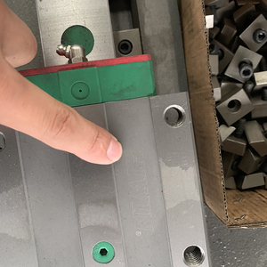 Çin yüksek kalite VMC550 CNC profil işleme merkezi 3/4 eksen Metal freze makinesi GSK kontrol BT40 yüksek doğruluk dikey - Product Image 4