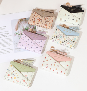 Portefeuille Femme Tendance à Motifs Floraux Grande Capacité en Cuir PU, Porte-Cartes Intégré, Porte-Monnaie Fin à Fermeture Éclair, Élégant avec Fermeture à Pression Feuille et Diamants - Product Image 2