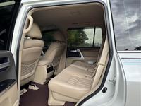 Mobil Bekas Laris Manis Toyota LandCruiser 2018 5.7L V8 4WD 7-Seater SUV Bekas Setir Kiri Otomatis Mewah Off-Road 381hp