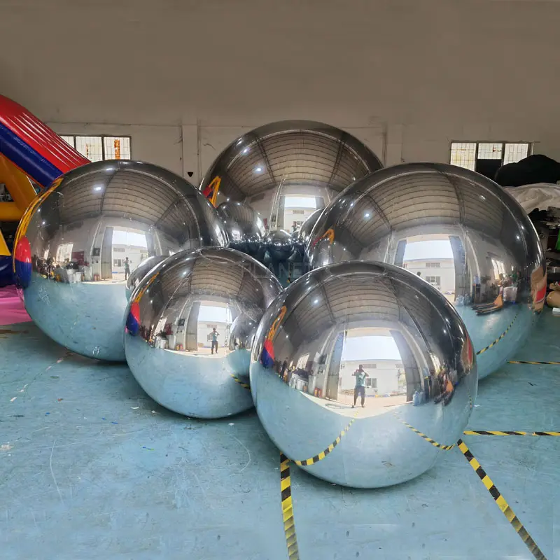 थोक बड़े विज्ञापन हैंगिंग डिस्को रिफ्लेक्टिव पीवीसी मिरर बॉल स्फेयर गुब्बारे स्टेज के लिए बड़े चमकदार इन्फ्लैटेबल बॉल्स