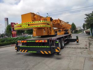 Grúa móvil hidráulica de 50 toneladas en excelentes condiciones para trabajos de elevación pesada, usada y bien mantenida. - Product Image 4