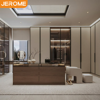 Armoire de dressing extra large moderne Jerome Manufacturer avec double porte, rangement et capteur, pour salon