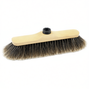 Escoba de madera para habitación con cerdas de crin de caballo y rosca europea, 28 cm, lacada ligera - Product Image 2