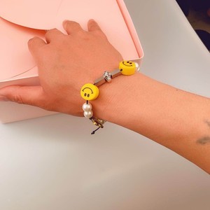 Collar en capas con diseño de mariposa, cara sonriente, dados y perlas, de aleación de zinc, joyería de moda de varias capas para mujer - Product Image 4