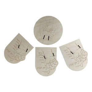 Bracelet commémoratif de naissance de bébé Plaque gravée en bois contreplaqué écologique fait à la main Cadeau pour la décoration murale de la maison Modèle Uionen 5748 - Product Image 5