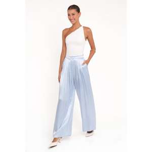 Comfortable Straight Leg Casual Trousers Designed For Women Featuring Easy Wearing <b>Fabric</b> Balanced Fit And Supportive Feel - Product Image 3
