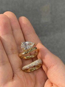 Bague de fiançailles en moissanite de qualité supérieure en argent sterling 925, disponible au prix export. - Product Image 3