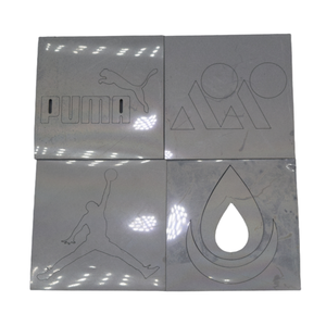 Étiquette tissée en silicone écologique personnalisée, combinaison d'étiquettes en silicone gaufrées pour vêtements de mode - Product Image 1