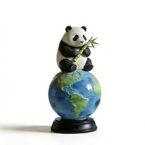 Figurine en résine Panda et Terre - Décoration d'intérieur animale et mondiale, Cadeau de Noël haut de gamme, Sculpture personnalisable Bozhi Art - Product Image 1