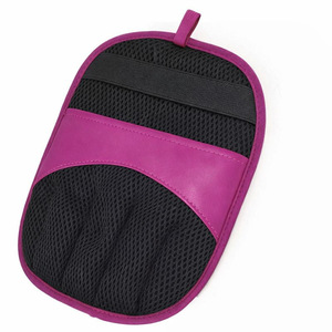 Gant de toilettage pour animaux de compagnie OEM, noir et violet, en maille avec éponge, pour le toilettage des chats à poils longs - Product Image 1