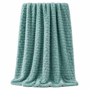 Plaid de luxe en flanelle gaufrée effet écaille de tortue 3D, doux et confortable, texture nid d'abeille, en polaire gaufrée couleur turquoise, 100% polyester - Product Image 1