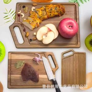 Tabla de cortar de madera de acacia de 40.5 cm x 30.5 cm con asa para uso en la cocina - Product Image 2