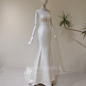 Vestidos de Novia Modernos LY150 con Encaje, Cristales y Bordados, Estilo Sirena con Cola de Capilla - Product Image 3