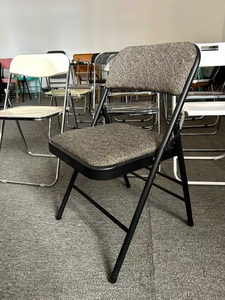 كراسي قابلة للطي من الفولاذ الأسود بمقاعد مبطنة ناعمة من البولي يوريثان بأسعار الجملة للفعاليات - Product Image 5