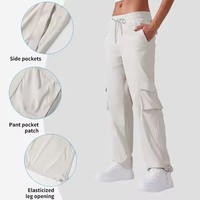 Pantalon de jogging léger pour studio de danse avec cordon de serrage à la taille, poches cargo latérales froncées, idéal pour la course et le fitness