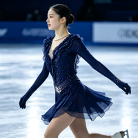 Robe de patinage artistique bleu marine à volants, jupe en mousseline de soie dos nu ornée de strass, costume de performance à manches longues pour compétition, personnalisable OEM
