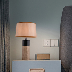 Lámpara de Mesa de Tela de Estilo Nórdico Minimalista para Dormitorio, Lámpara de Mesa Lateral Decorativa Creativa de Resina Retro, Entrada de 36V para Oficinas - Product Image 5