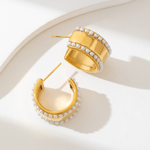 <span class=keywords><strong>Orecchini</strong></span> di Design con Perle d'Acqua Salata, Gioielli Placcati in Oro 18k, <span class=keywords><strong>Orecchini</strong></span> a Cerchio Larghi a Forma di C con Doppia Fila di Perle - Product Image 3