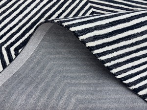 พรมลายเรขาคณิตสีดำขาวทันสมัย ทำมือ ซักได้ เป็นมิตรกับสิ่งแวดล้อม กันลื่น ดีไซน์หรูหรา สำหรับตกแต่งห้องนั่งเล่น ห้องนอน บ้าน และใช้สำหรับละหมาด - Product Image 2