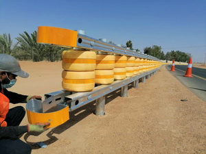 사하라 방진 코팅 저렴한 플라스틱 롤러 배리어 내열성 HDPE (60 ° C 등급) 롤러 배리어 케냐 - Product Image 6