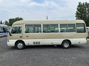 Minibuses Japoneses para Viajes en Grupo Pequeño 12-24 Asientos Gasolina Transmisión Manual Euro 3 Coach en Nuevo Estado Usado Precios Bajos - Product Image 3