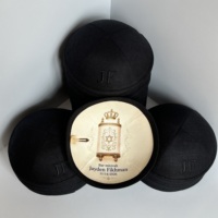 Kippot Judaica en Lin Blanc Brodé sur Mesure avec Double Clip Interne, Impression Étoile de David et Parchemin de la Torah, pour Bar Mitzvah