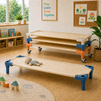 Meubles de maternelle modernes en bois, légers et empilables, lits de sieste pour les classes de maternelle et de crèche