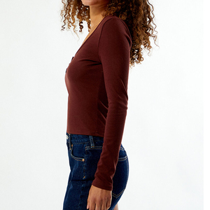 T-shirt Henley d'été ample brodé sur mesure pour femmes, vente en gros OEM ODM de haute qualité 100% coton respirant - Product Image 3