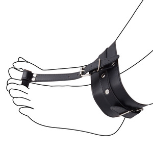 BDSM cuir <span class=keywords><strong>pouce</strong></span> orteils Bondage poignets main pied retenue manchettes érotique jouets sexuels pour Couples esclave contraintes jeux pour adultes fétiche - Product Image 1
