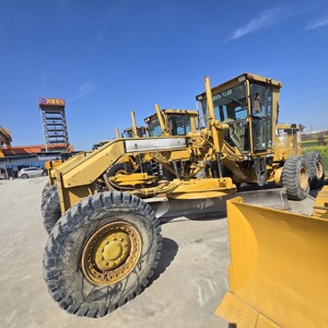 Niveleuse sur pneus CAT 140H d'occasion, peinture d'origine, fabriquée aux États-Unis, niveleuse Caterpillar 140G 140H d'occasion à prix d'usine - Product Image 3